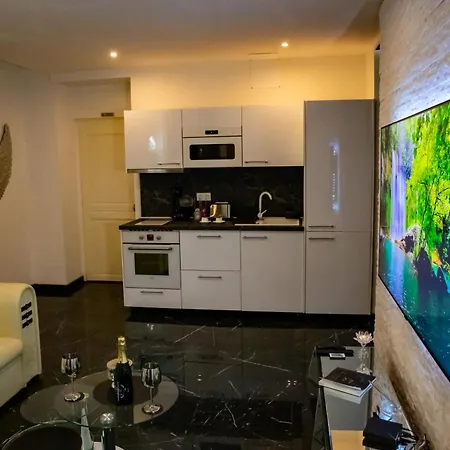 La Duchesse 1976 * Vernon (Eure)